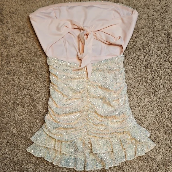 Lucy In The Sky Sequin Ruched Bodycon Dress - Picture 6 of 12